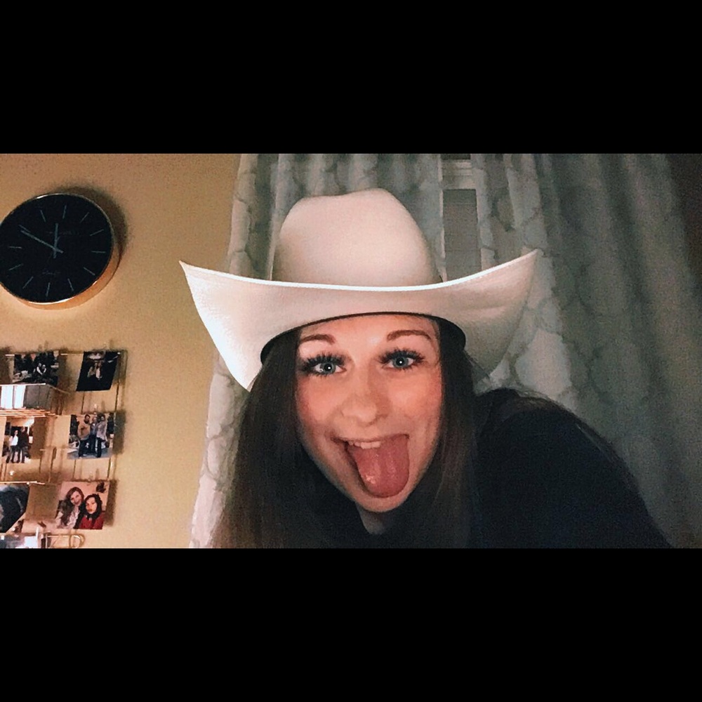 Meet your Posher, Haley